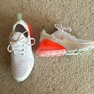Nike Air Max 270 big kids sizing 7Y